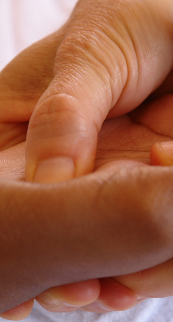 Photo réflexologie plantaire bébé